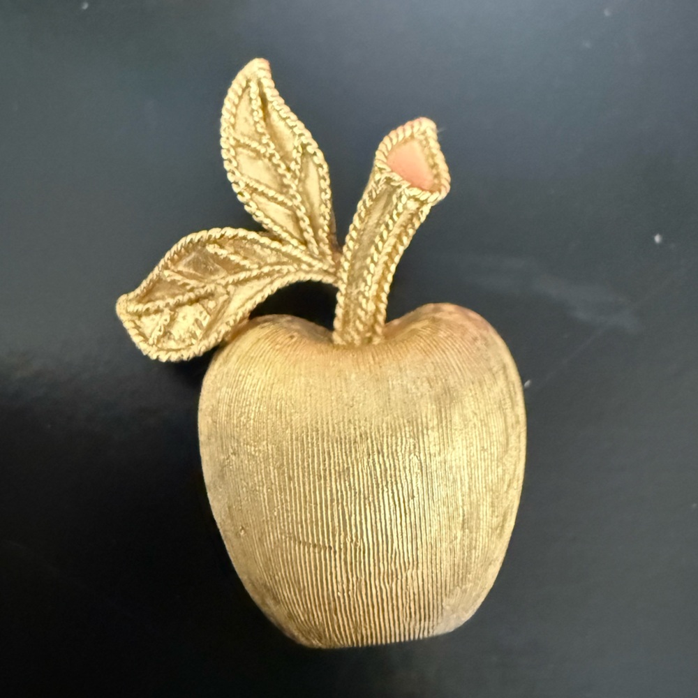 Vintage AVON Signed Apple Brooch Lapel Pin  Brushed Gold‎ tone 1 1/4" X 3/4"